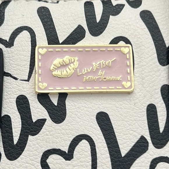 Betsey Johnson LUV Top handle little bag & crossbody detachable strap Barbiecore - Picture 4 of 12